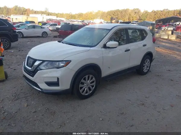 KNMAT2MV6HP590690 2017 NISSAN ROGUE - Image 2