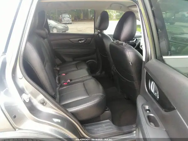 KNMAT2MV6HP591225 2017 NISSAN ROGUE - Image 8
