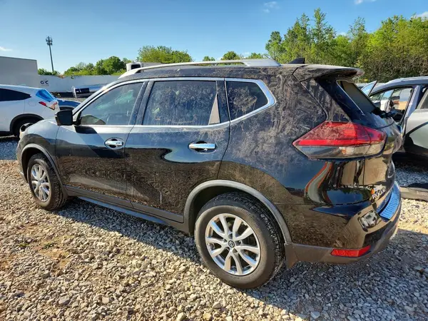 KNMAT2MV6HP593900 2017 NISSAN ROGUE - Image 2