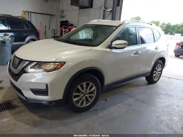 KNMAT2MV6HP595081 2017 NISSAN ROGUE - Image 2
