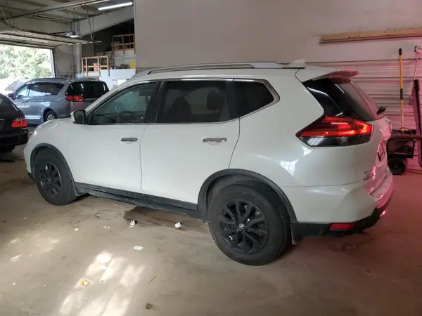 KNMAT2MV6HP596859 2017 NISSAN ROGUE - Image 2