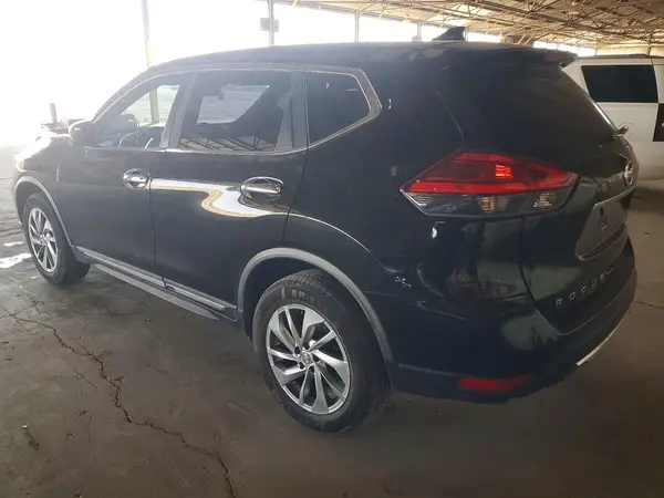KNMAT2MV6HP600747 2017 NISSAN ROGUE - Image 2