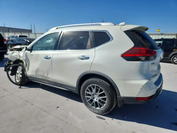 KNMAT2MV6HP608282 2017 NISSAN ROGUE - Image 2