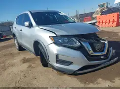 KNMAT2MV6HP611084 2017 NISSAN ROGUE
