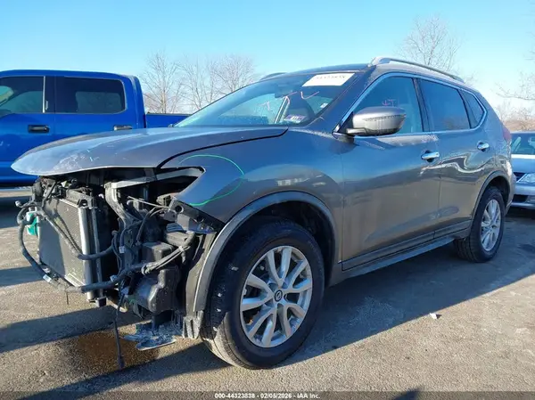 KNMAT2MV6HP616611 2017 NISSAN ROGUE - Image 2
