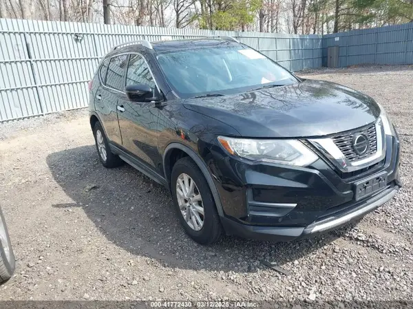 KNMAT2MV6JP502114 2018 NISSAN ROGUE - Image 1