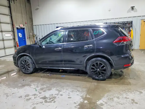 KNMAT2MV6JP503666 2018 NISSAN ROGUE - Image 2