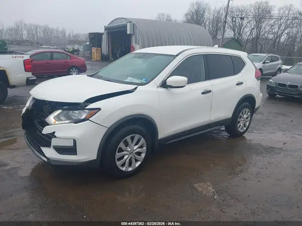 KNMAT2MV6JP504137 2018 NISSAN ROGUE - Image 2