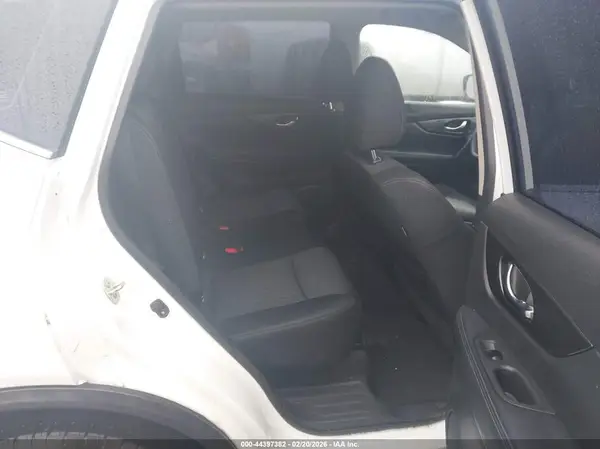 KNMAT2MV6JP504137 2018 NISSAN ROGUE - Image 8