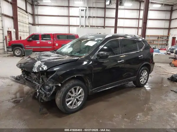 KNMAT2MV6JP504977 2018 NISSAN ROGUE - Image 2
