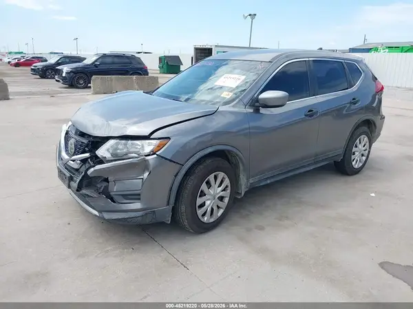 KNMAT2MV6JP506048 2018 NISSAN ROGUE - Image 2