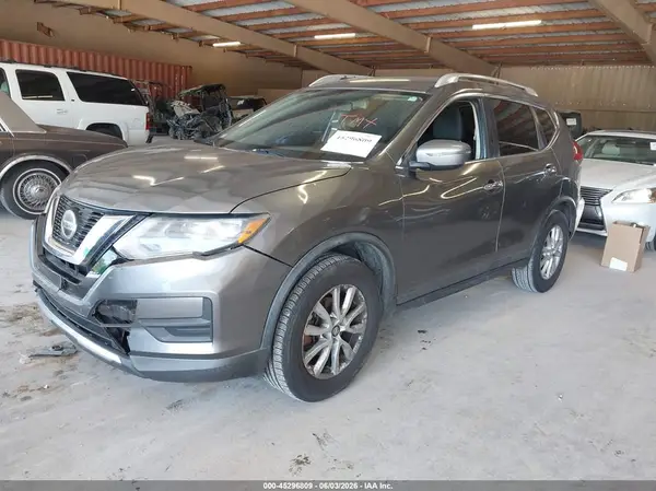 KNMAT2MV6JP506714 2018 NISSAN ROGUE - Image 2