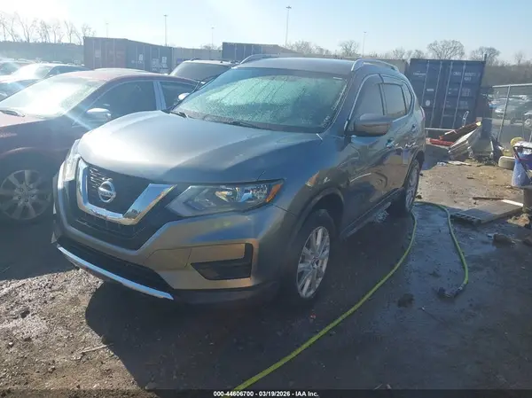 KNMAT2MV6JP511699 2018 NISSAN ROGUE - Image 2