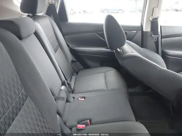 KNMAT2MV6JP511976 2018 NISSAN ROGUE - Image 8