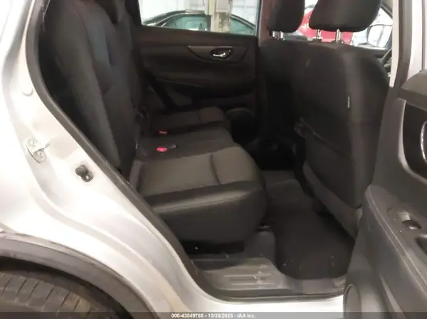KNMAT2MV6JP513775 2018 NISSAN ROGUE - Image 8