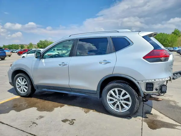 KNMAT2MV6JP514747 2018 NISSAN ROGUE - Image 2