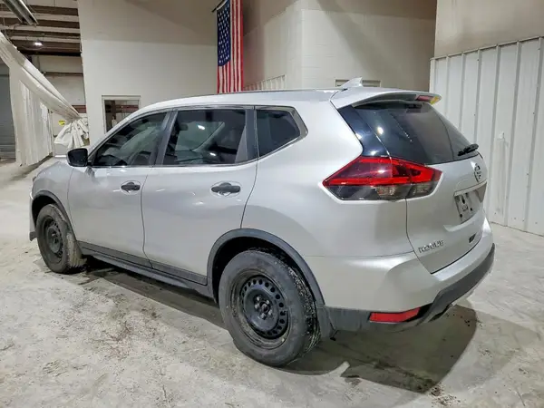 KNMAT2MV6JP517700 2018 NISSAN ROGUE - Image 2