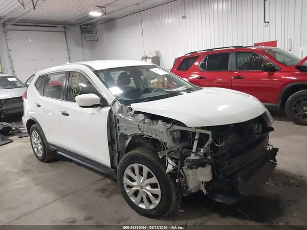 KNMAT2MV6JP518877 2018 NISSAN ROGUE - Image 1