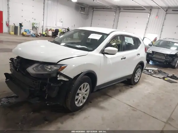 KNMAT2MV6JP518877 2018 NISSAN ROGUE - Image 2