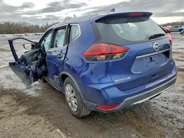 KNMAT2MV6JP520015 2018 NISSAN ROGUE - Image 2