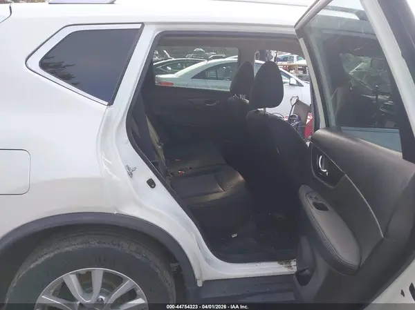 KNMAT2MV6JP520371 2018 NISSAN ROGUE - Image 8