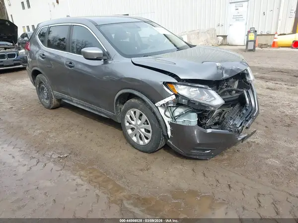 KNMAT2MV6JP520581 2018 NISSAN ROGUE