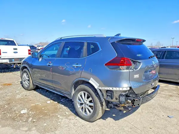 KNMAT2MV6JP523951 2018 NISSAN ROGUE - Image 2