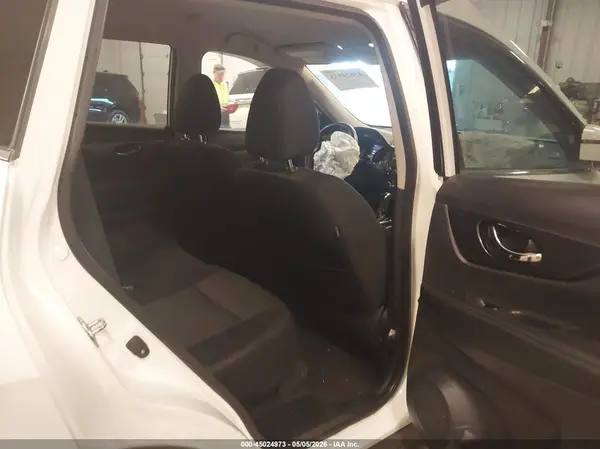 KNMAT2MV6JP525716 2018 NISSAN ROGUE - Image 8