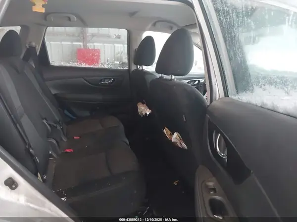 KNMAT2MV6JP530026 2018 NISSAN ROGUE - Image 8