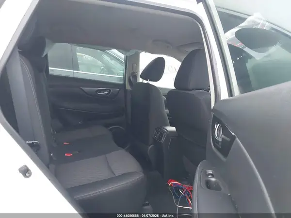 KNMAT2MV6JP535565 2018 NISSAN ROGUE - Image 8