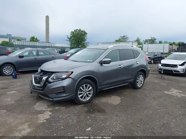 KNMAT2MV6JP536070 2018 NISSAN ROGUE - Image 2