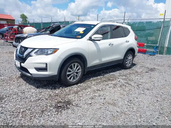 KNMAT2MV6JP539910 2018 NISSAN ROGUE - Image 2