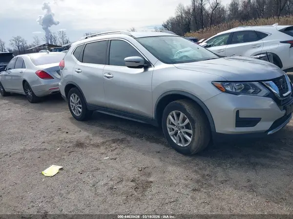 KNMAT2MV6JP541611 2018 NISSAN ROGUE - Image 1