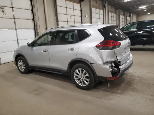 KNMAT2MV6JP542743 2018 NISSAN ROGUE - Image 2