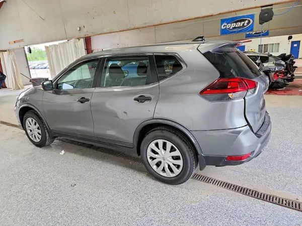 KNMAT2MV6JP543116 2018 NISSAN ROGUE - Image 2