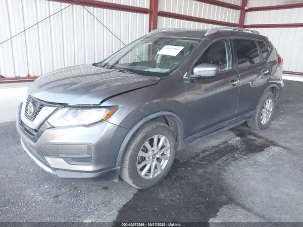 KNMAT2MV6JP543164 2018 NISSAN ROGUE - Image 2