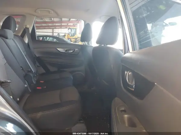 KNMAT2MV6JP543164 2018 NISSAN ROGUE - Image 8