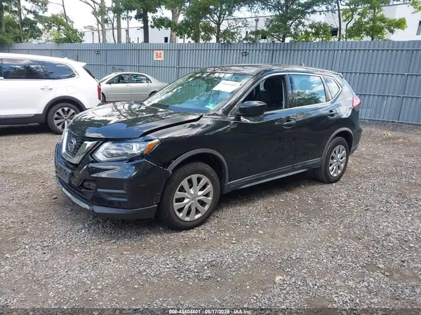 KNMAT2MV6JP546775 2018 NISSAN ROGUE - Image 2