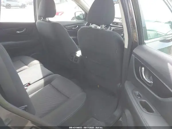 KNMAT2MV6JP547067 2018 NISSAN ROGUE - Image 8