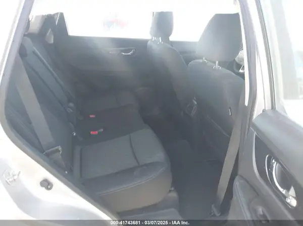 KNMAT2MV6JP547599 2018 NISSAN ROGUE - Image 8