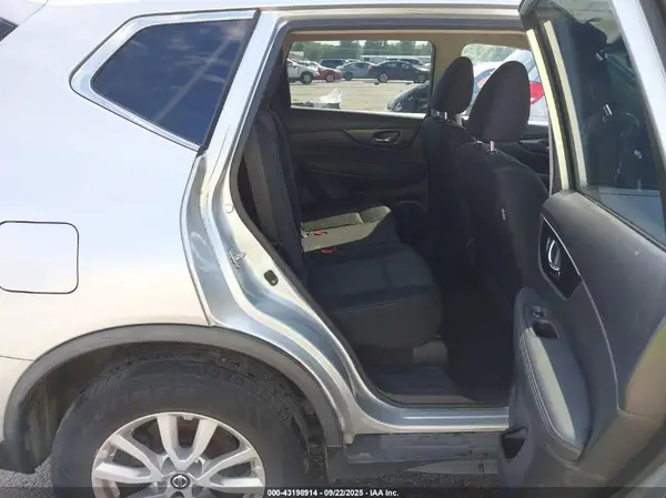 KNMAT2MV6JP554990 2018 NISSAN ROGUE - Image 8