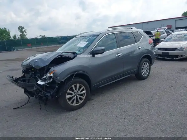 KNMAT2MV6JP555041 2018 NISSAN ROGUE - Image 2