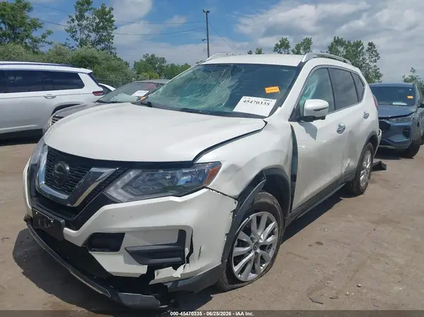 KNMAT2MV6JP556156 2018 NISSAN ROGUE - Image 2