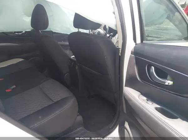 KNMAT2MV6JP556156 2018 NISSAN ROGUE - Image 8