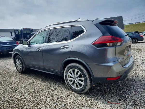 KNMAT2MV6JP557288 2018 NISSAN ROGUE - Image 2