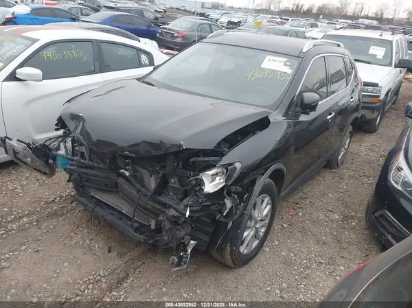 KNMAT2MV6JP557842 2018 NISSAN ROGUE - Image 2