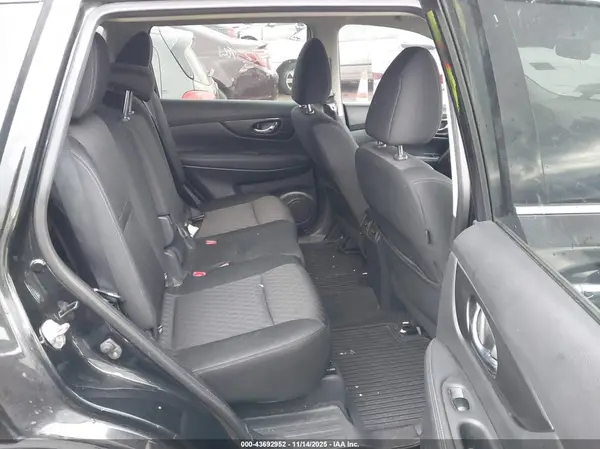 KNMAT2MV6JP557842 2018 NISSAN ROGUE - Image 8