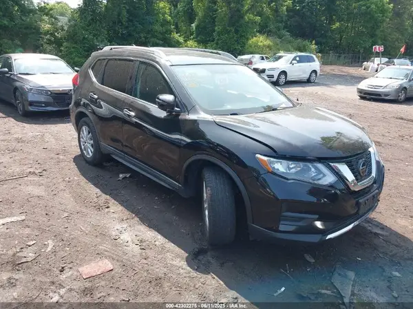 KNMAT2MV6JP561051 2018 NISSAN ROGUE - Image 1