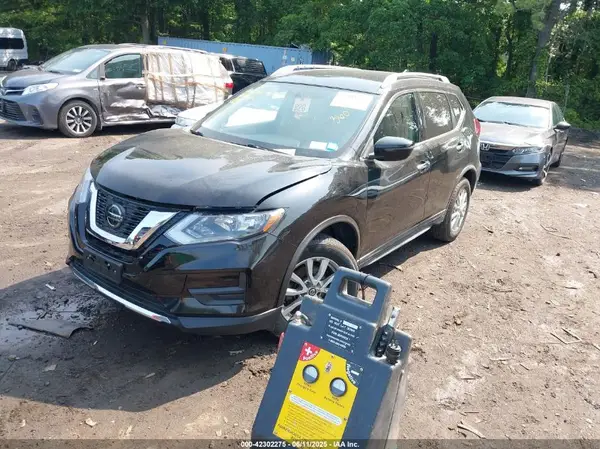 KNMAT2MV6JP561051 2018 NISSAN ROGUE - Image 2