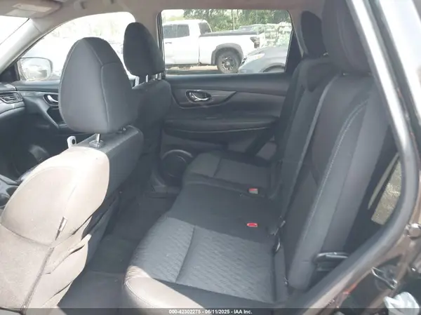 KNMAT2MV6JP561051 2018 NISSAN ROGUE - Image 8